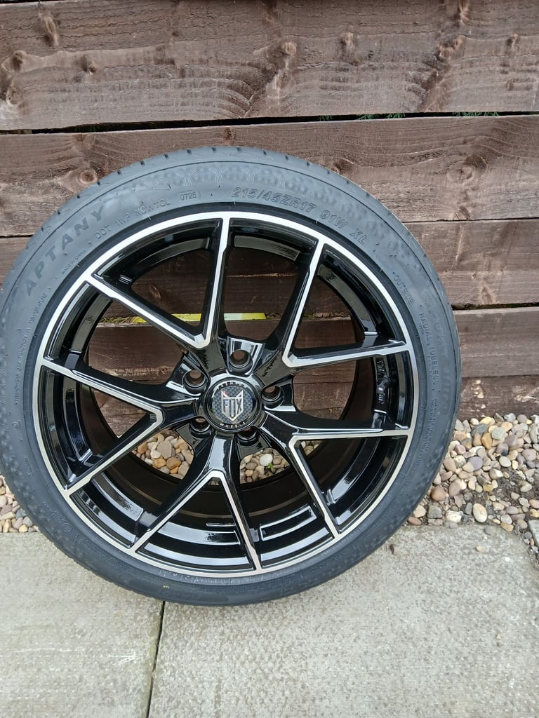 image for 17&quot; Fox alloys brand new unused