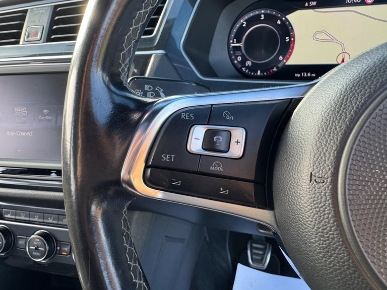 2017 Volkswagen Tiguan 2.0 TDi 150 R-Line 5dr ESTATE DIESEL Manual