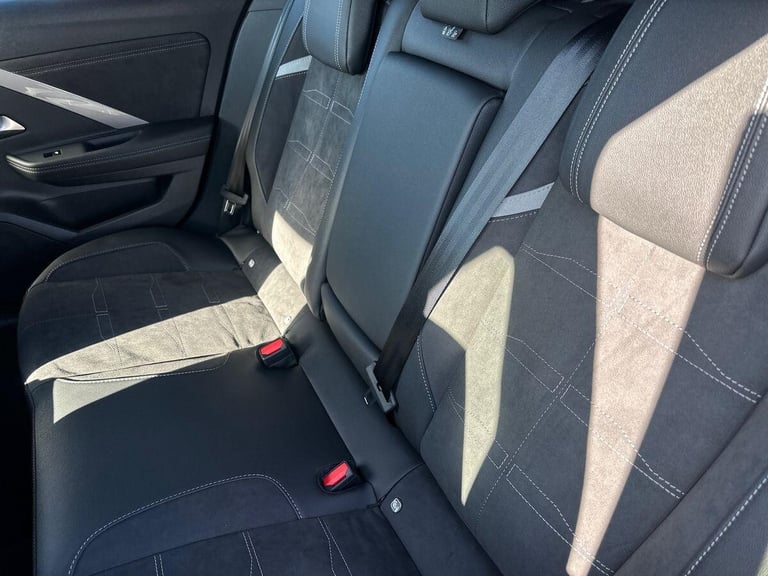 2025 Vauxhall Astra Astra 1.2 Turbo 130 Ultimate 5Dr Estate Estate Petrol Manual