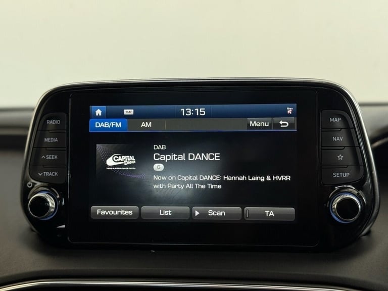 2019 Hyundai Santa Fe 2.2 CRDi Premium SE SUV 5dr Diesel Auto 4WD Euro 6 (s/s) 7 Seat (200 ps) ES...