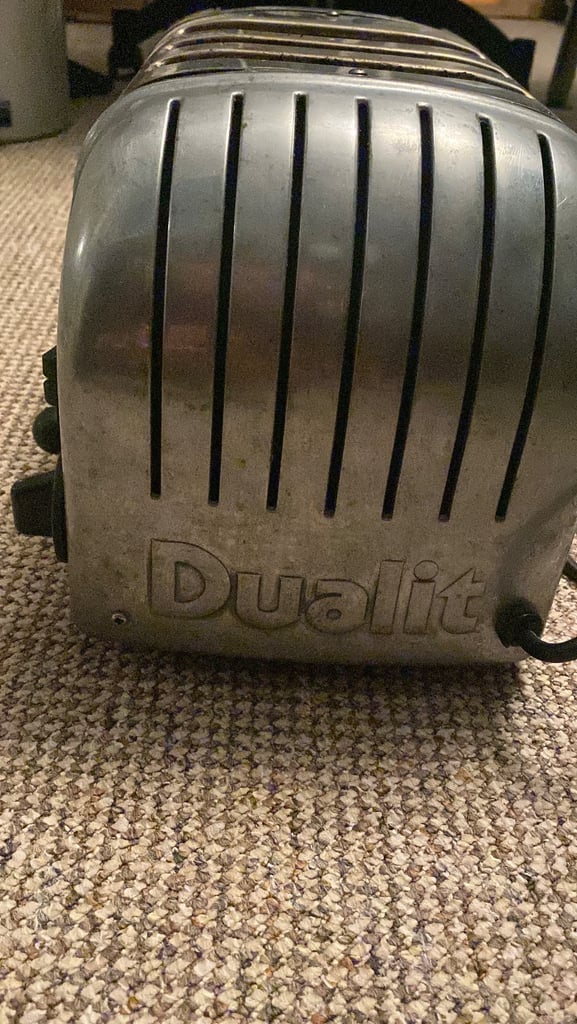 Dualit 3 slice toaster with sandwich holder.