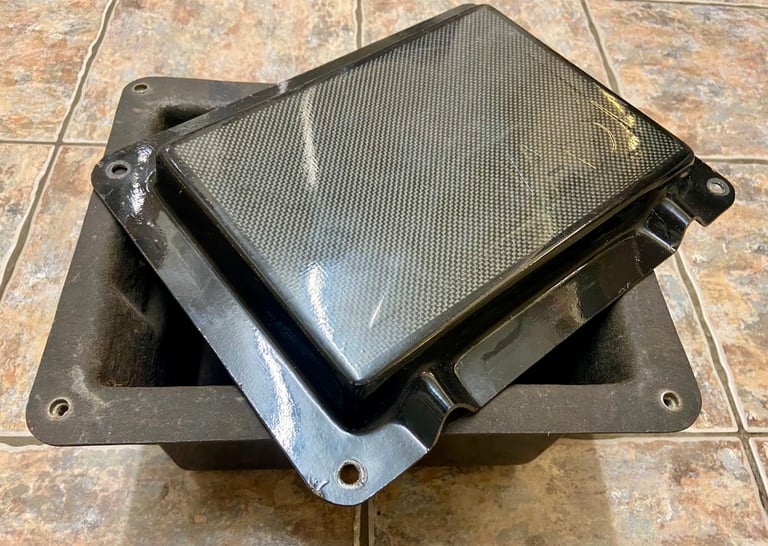 Battery box “carbon fibre”