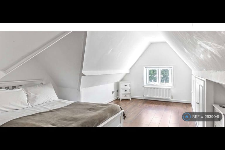 3 bedroom flat in Devey Close, London, KT2 (3 bed) (#2639041)