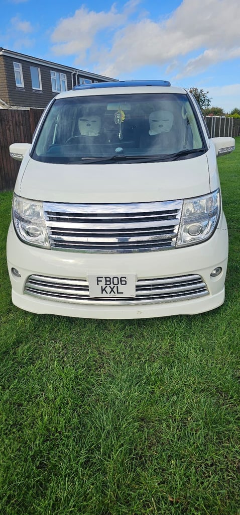 Nissan Elgrand Automatic 7 seater