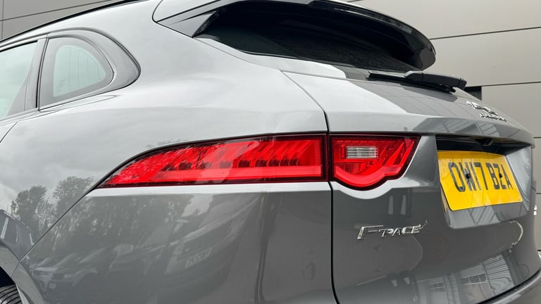 2017 Jaguar F-Pace 2.0d R-Sport 5dr Auto AWD Diesel Estate Estate Diesel Automatic