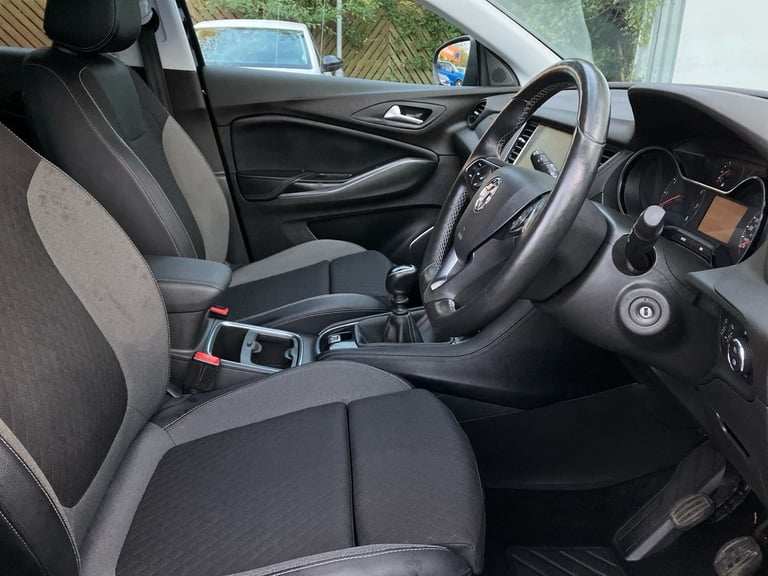 2020 Vauxhall Grandland X 1.2 Turbo SRi Nav 5dr Hatchback PETROL Manual