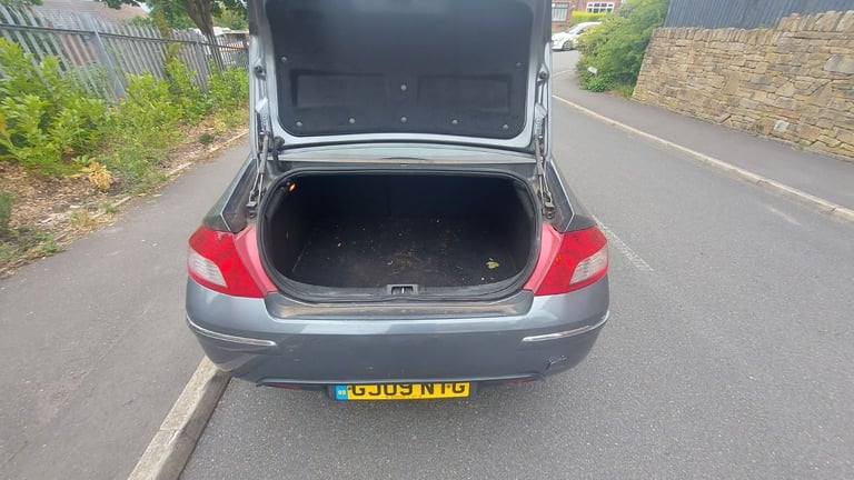 2009 Peugeot 407 2 litre diesel does over 60mpg, long mot till may 2026 