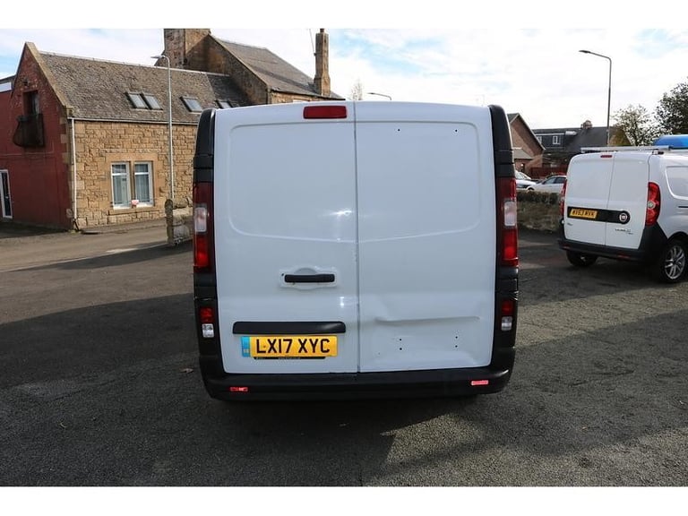 2017 RENAULT TRAFIC LWB *NO VAT* LOW MILES EXCELLENT CONDITION YEARS MOT vivaro