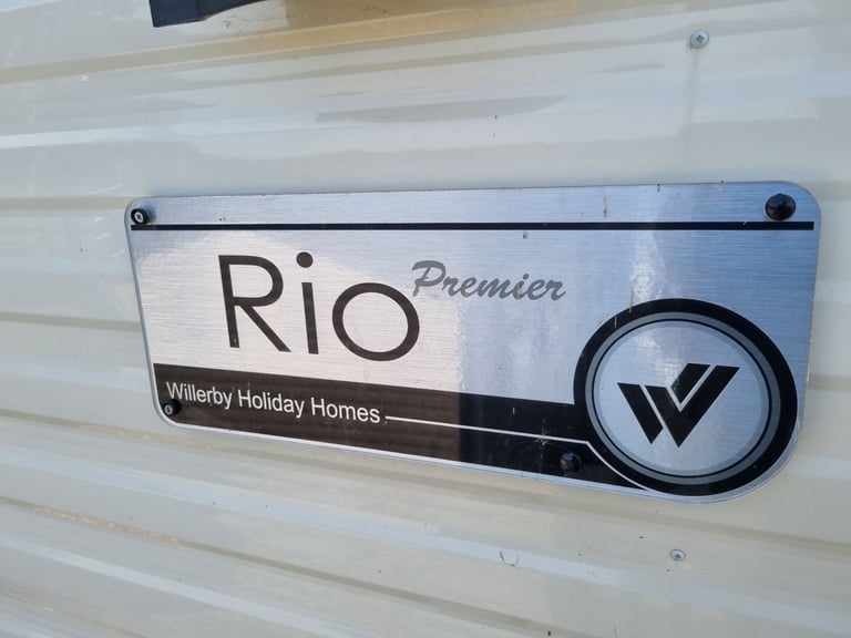 Caravan at lakeside Winsford