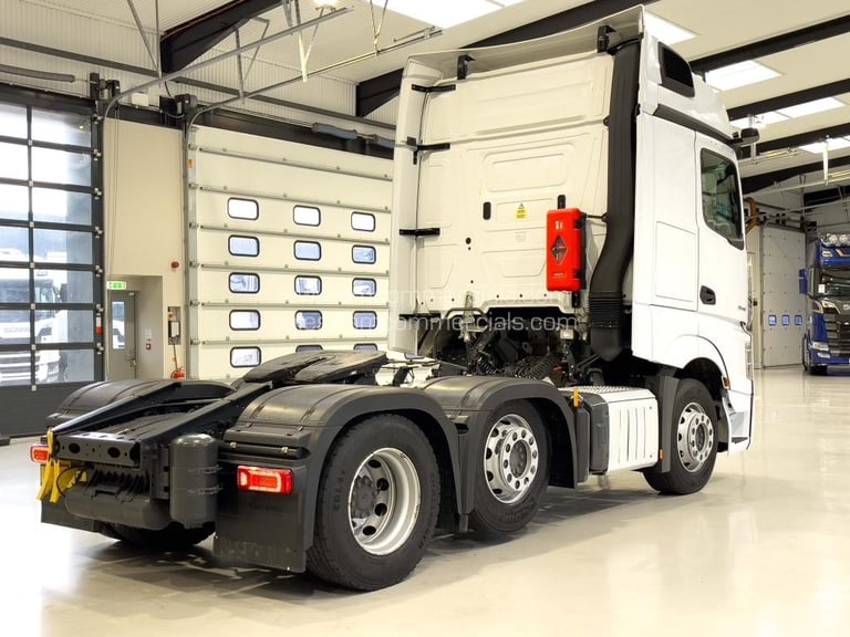 Mercedes-Benz Actros 2548 Gigaspace. 6x2 Midlift, Sliding Fifth Wheel Rear-Mount