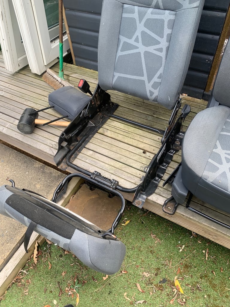 Ford connect front seats 