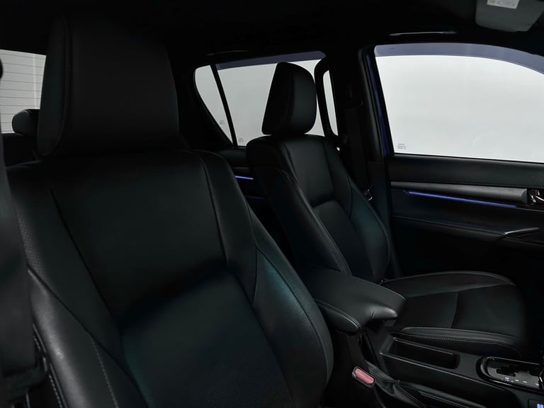 2021 (71) Toyota Hilux Invincible X Pickup Double Cab 2.8 D-4D Auto ( 204 bhp )