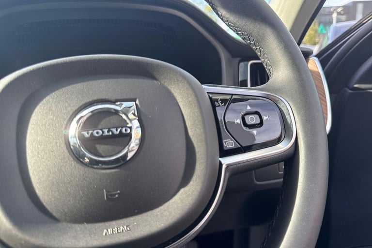 2023 Volvo XC60 2.0 B5 MHEV Ultimate SUV 5dr Petrol Hybrid Auto AWD Euro 6 (s/s) (250 ps) ESTATE ...