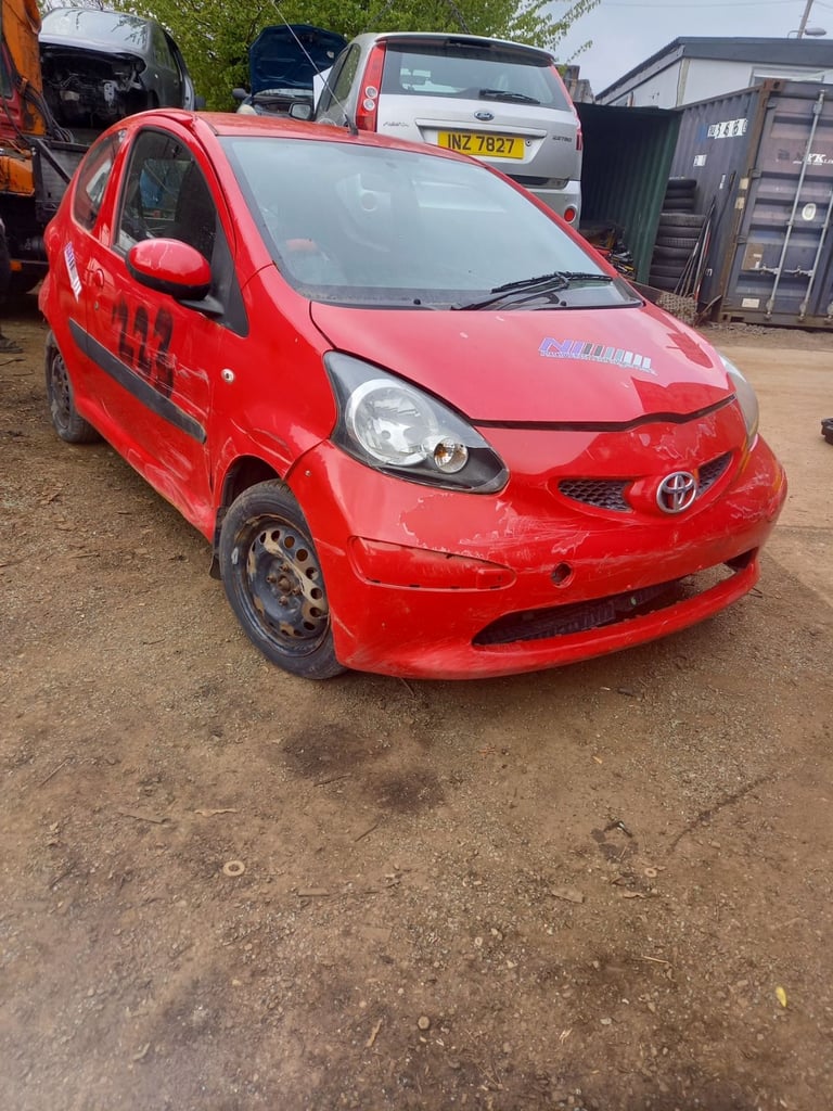 2007 TOYOTA AYGO 1.0 PETROL BREAKING FOR PARTS