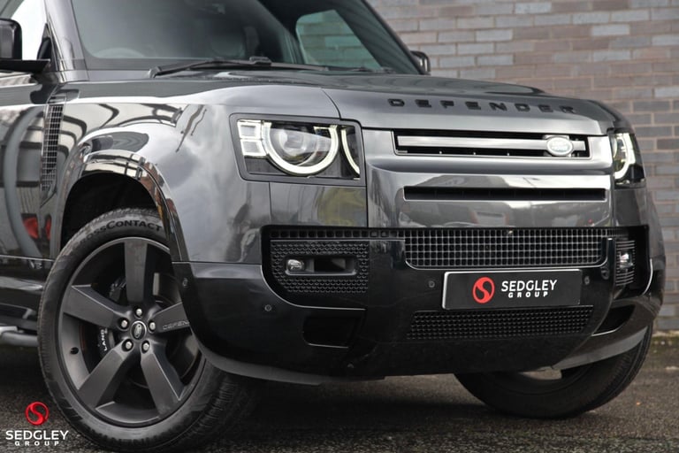 2022 Land Rover Defender 110 5.0 P525 V8 Auto 4WD Euro 6 (s/s) 5dr ESTATE Petrol Automatic