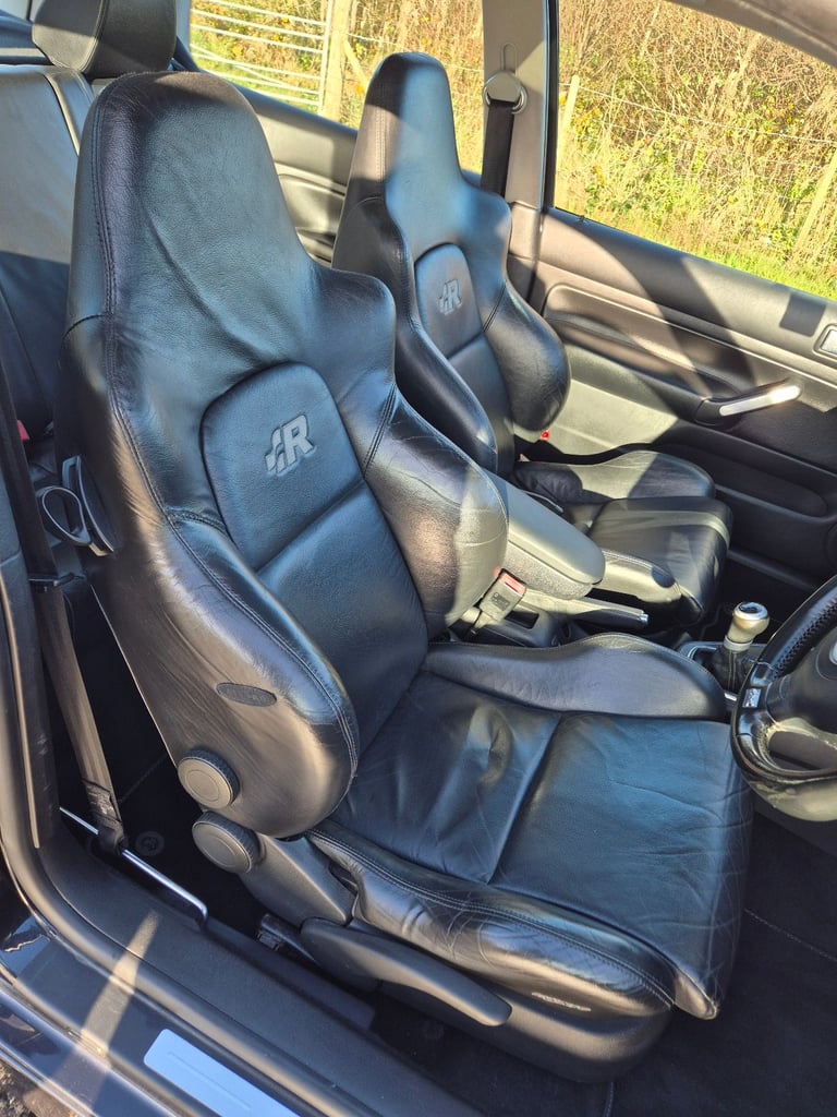 Volkswagen, GOLF R32, Hatchback, 2003, Manual, 3189 (cc), 3 doors