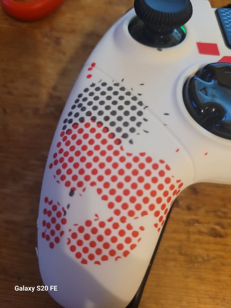 preloved xrocker Game Controller Black Wired PC USB - minor right thumbstick drift