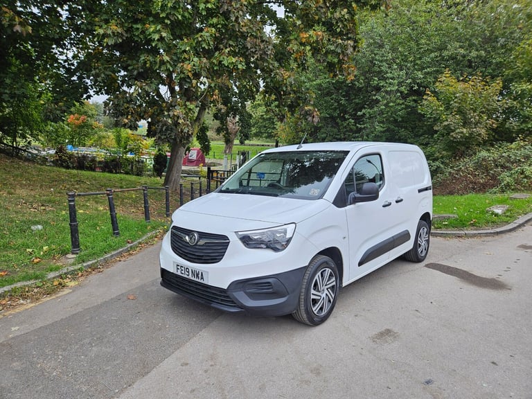 image for 2019 Vauxhall Combo 2300 1.6 Turbo D 100ps H1 Edition Van  PANEL VAN Diesel Manual