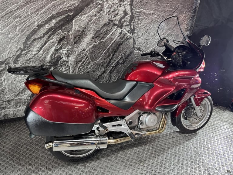 HONDA DEAUVILLE 650 NT 650 V-5