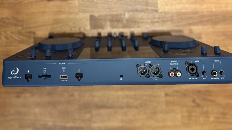 AlphaTheta Omnis-duo DJ controller