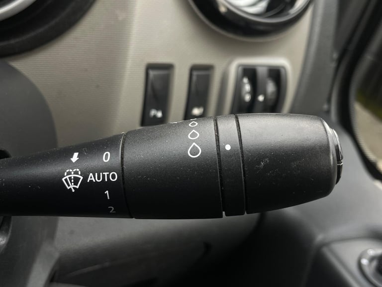 2015 Renault Trafic 1.6 dCi 29 Sport Crew Van LWB Euro 5 5dr WINDOW VAN Diesel Manual