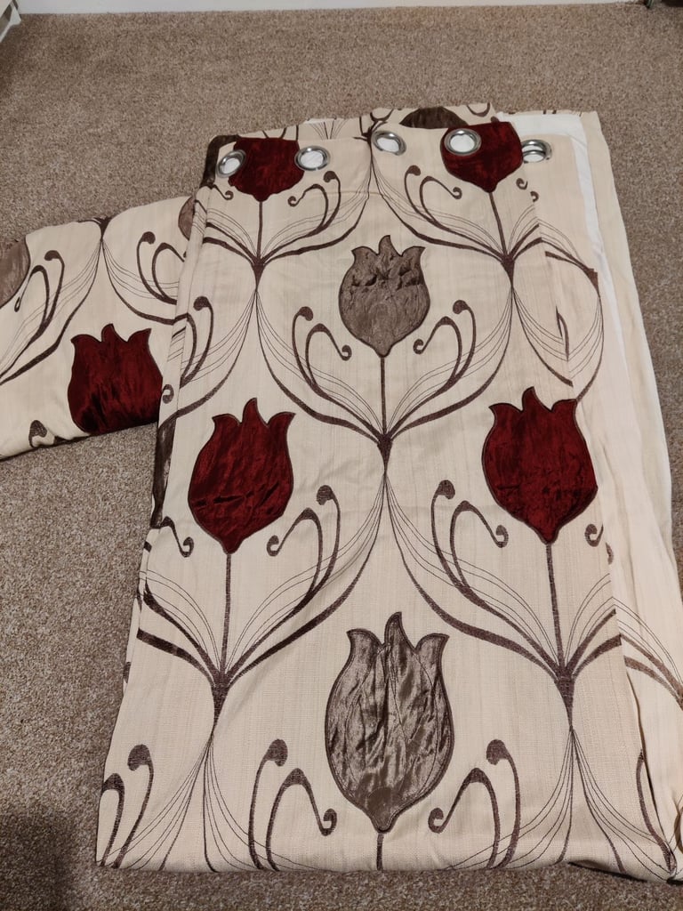 image for 2 sets of lovely Dunelm curtains