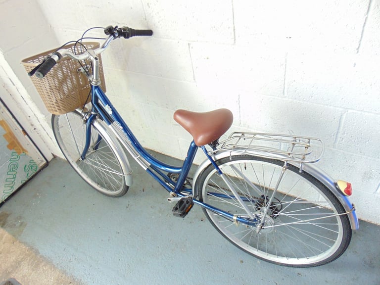 Sportsman Spring (16.5inch frame) Hybrid/Commuter/City Bike (free local delivery)