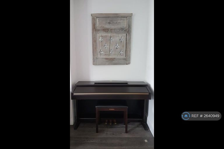 3 bedroom flat in Althea St, London, SW6 (3 bed) (#2640949)