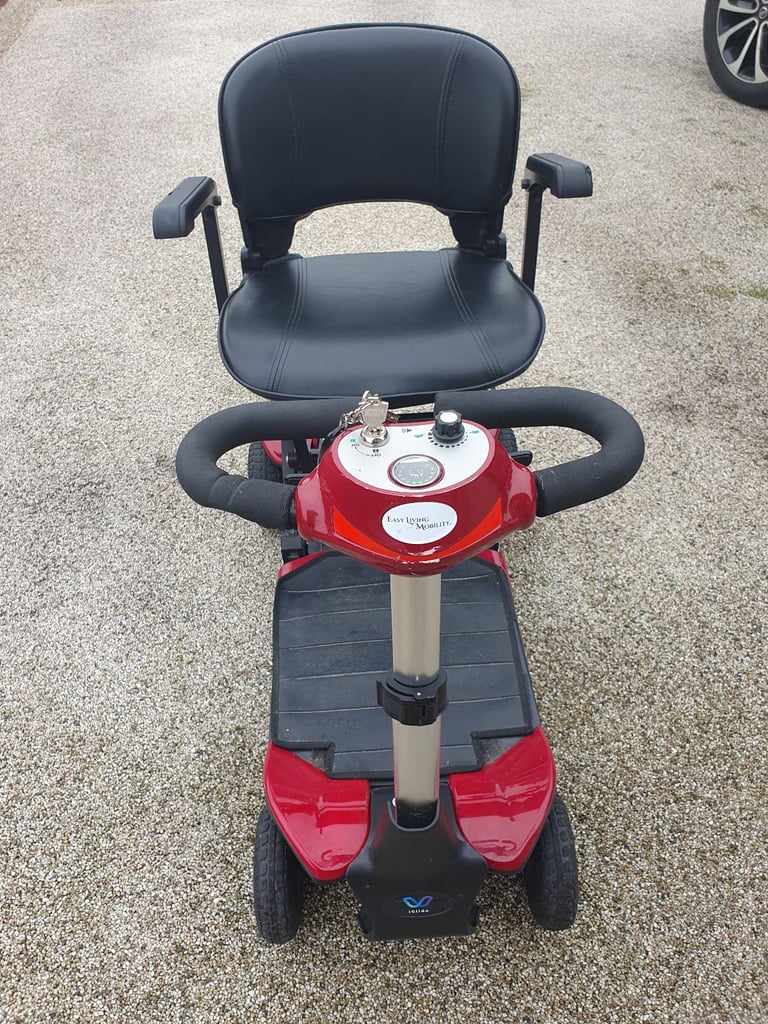 Auto folding mobility scooter