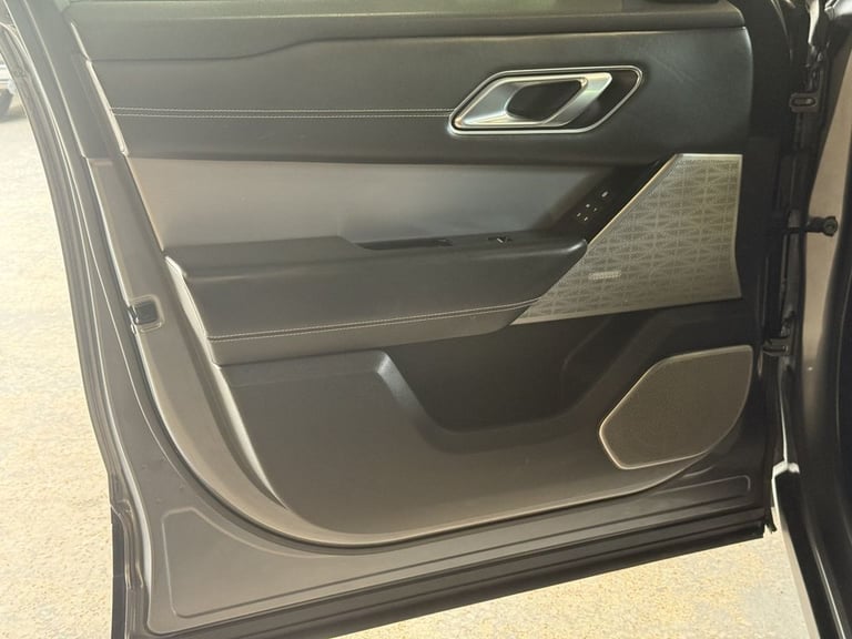 2018 Land Rover Range Rover Velar 2.0 D240 R-Dynamic HSE SUV 5dr Diesel Auto 4WD Euro 6 (s/s) (24...