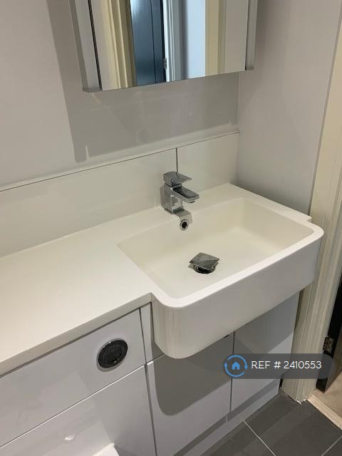 1 bedroom flat in Market Hill, Buckingham, MK18 (1 bed) (#2410553)