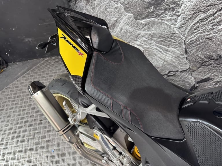 APRILIA TUONO 1000 V4 R APRC 2011