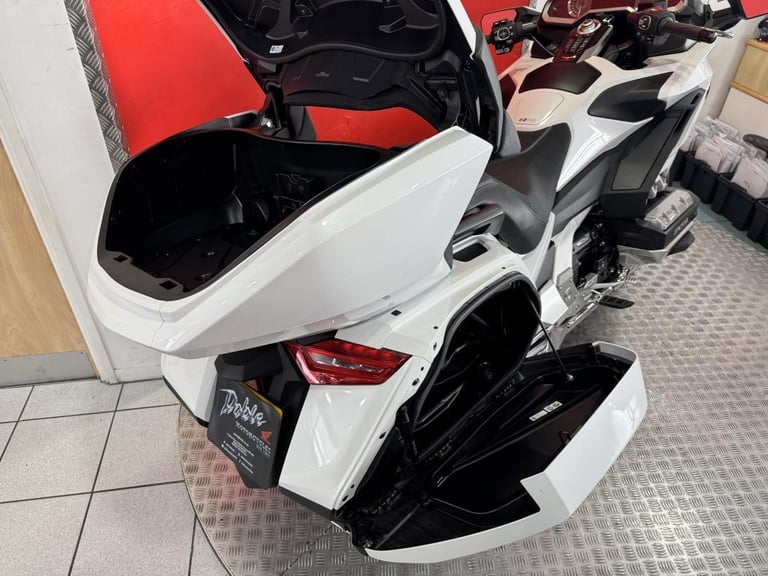  2023 Honda GL1800 Gold Wing Tour DCT