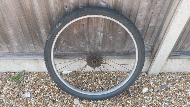 Rear 26inch wheel with 7speed cassette with inner tube and tyre
