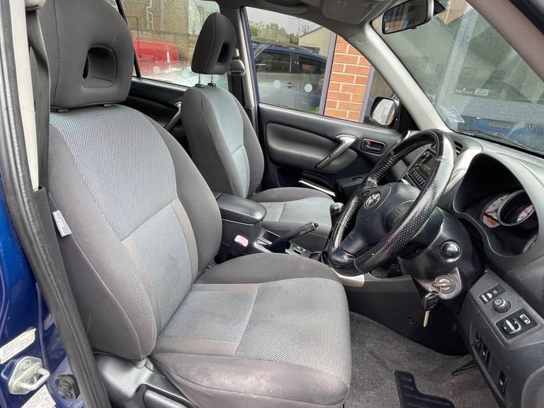 2005 Toyota RAV4 2.0 D-4D XT3 4WD 3dr ESTATE Diesel Manual - Image 10