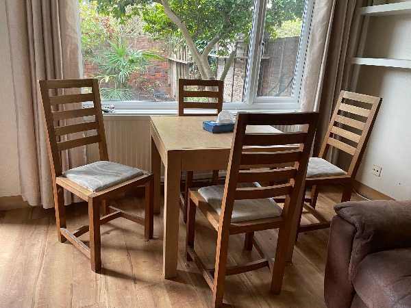 Oak Dining Table Extending Seats 4-6 and Chairs Oak Wood Solid