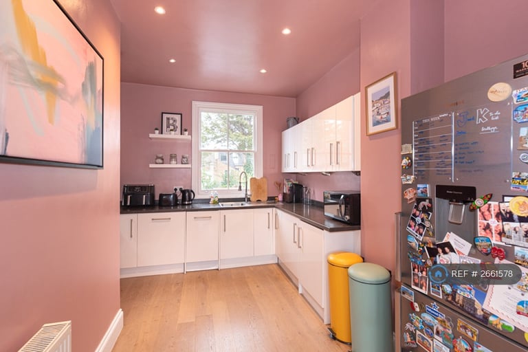 2 bedroom flat in Cavendish Road, London, SW12 (2 bed) (#2661578)