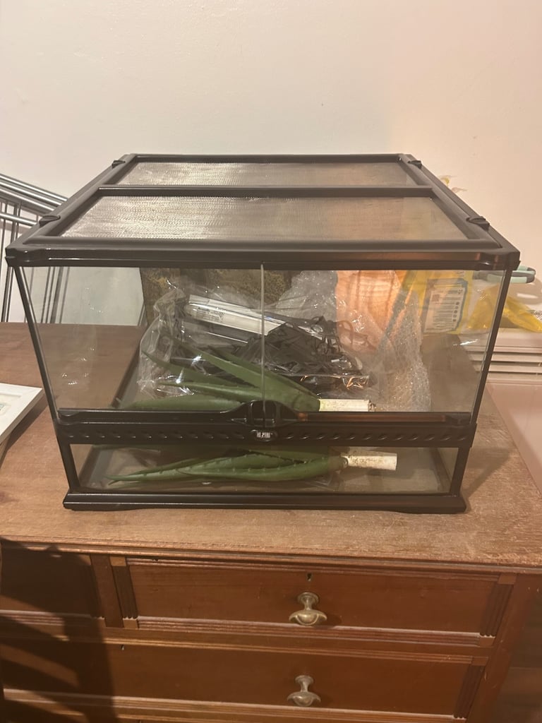 Vivarium with full accessories 
