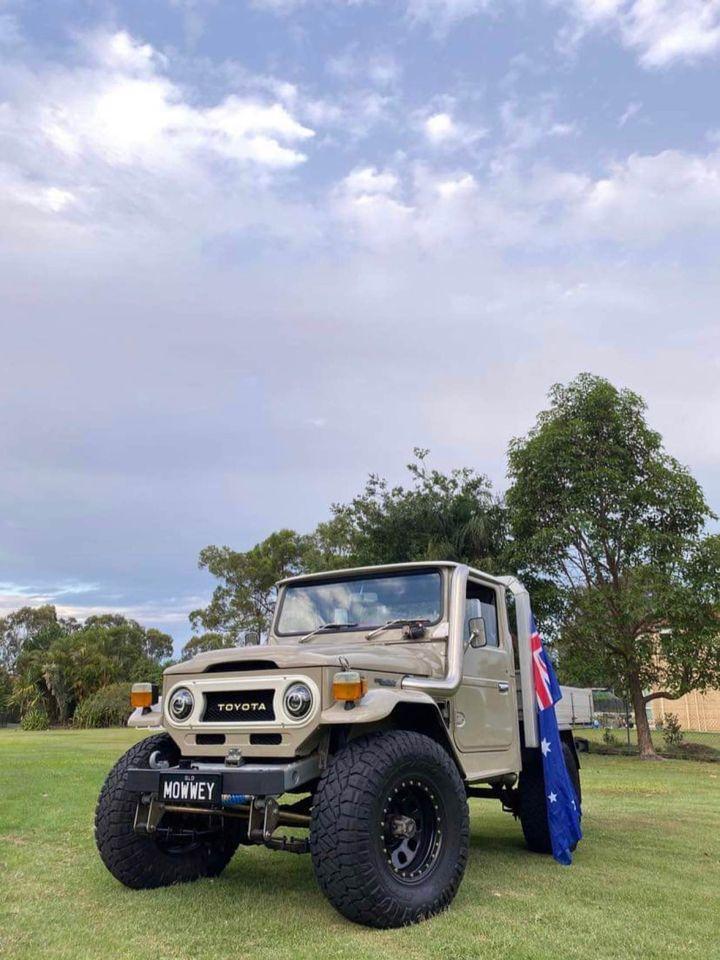 Toyota Landcruiser 45 Restored Classic Pickup (1976)