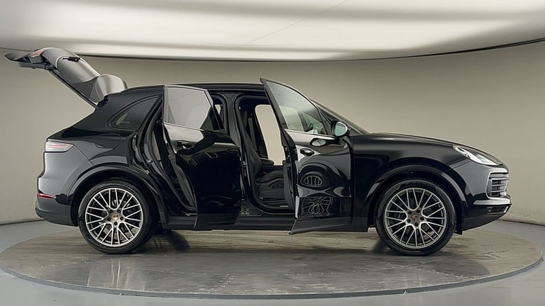 2022 Porsche Cayenne 3.0T V6 Platinum Edition TiptronicS 4WD Euro 6 (s/s) 5dr SUV Petrol Automatic