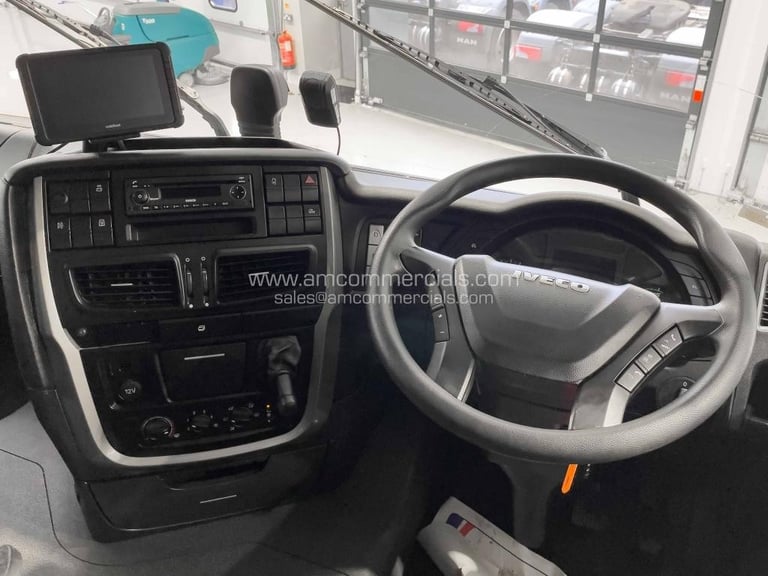 Iveco Stralis NP460, CNG Truck, Fixed Fifth Wheel, Visor, Rear Mounted Batteries