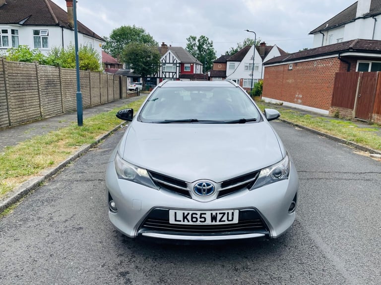 image for 2015 Toyota Auris 1.8 VVTi Hybrid Icon 5dr CVT Auto ESTATE Petrol/Electric Hybrid Automatic