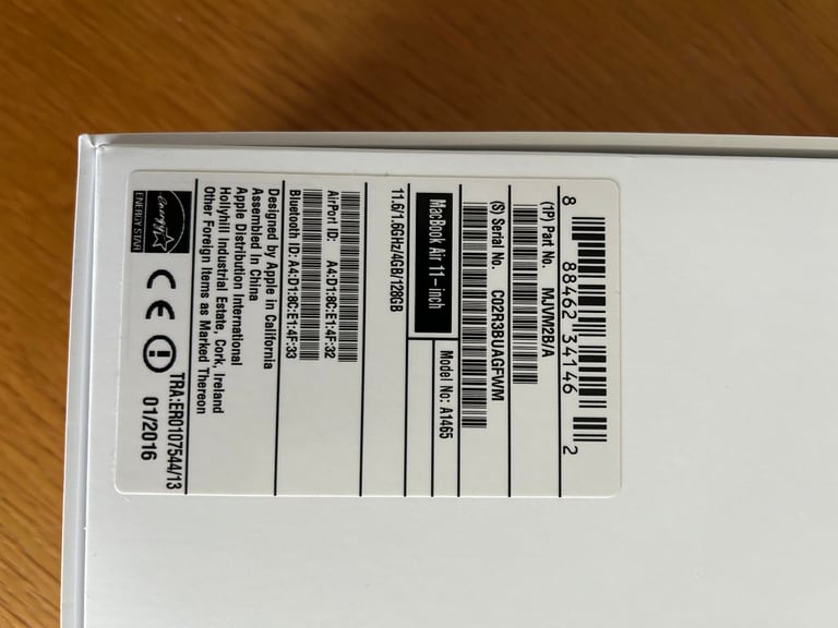 Apple MacBook Air 11.6 ” 1.6GHz 4GB/128GB Intel Core i5 - Immaculate