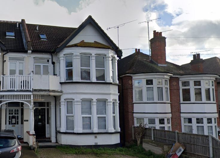 image for 2 bedroom flat in Cobham Road, Westcliff-on-Sea SS0 8EG