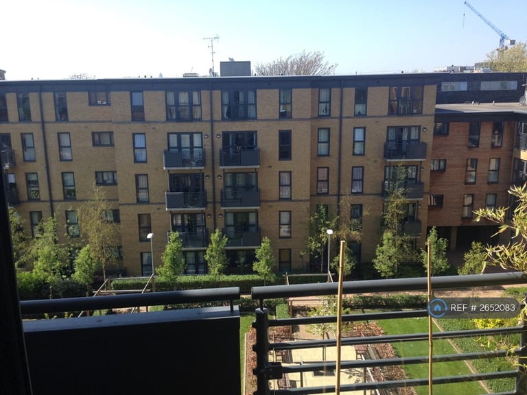 1 bedroom flat in Spa Road, London, SE16 (1 bed) (#2652083)