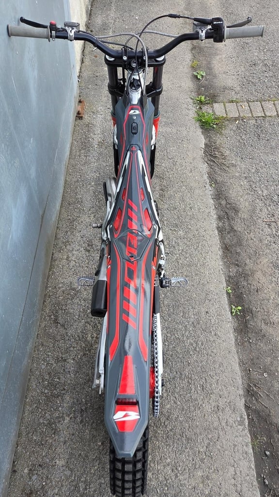 BETA EVO 300 2024 TRIALS BIKE VERY GOOD CONDITION