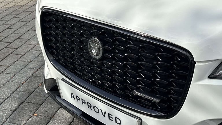 2024 Jaguar F-Pace 2.0 D200 R-Dynamic SE Black 5dr Auto AWD Estate Diesel Automatic
