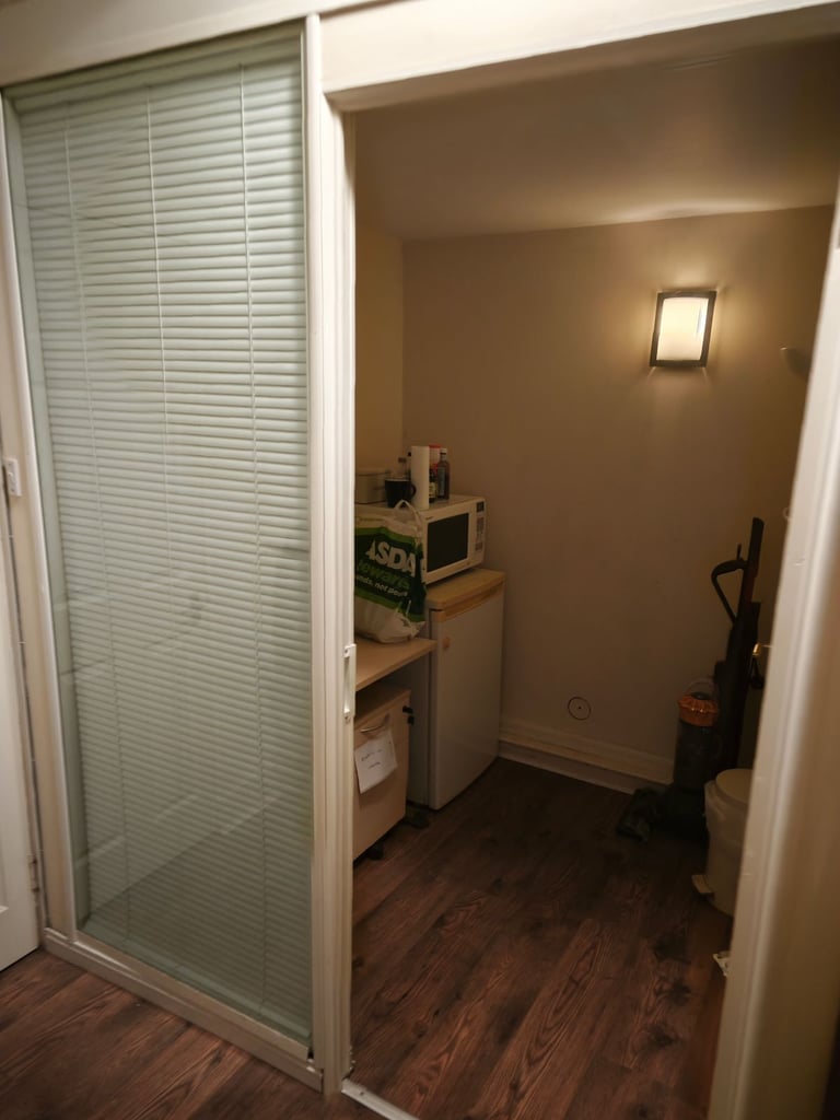 Shop to let Jordanhill 