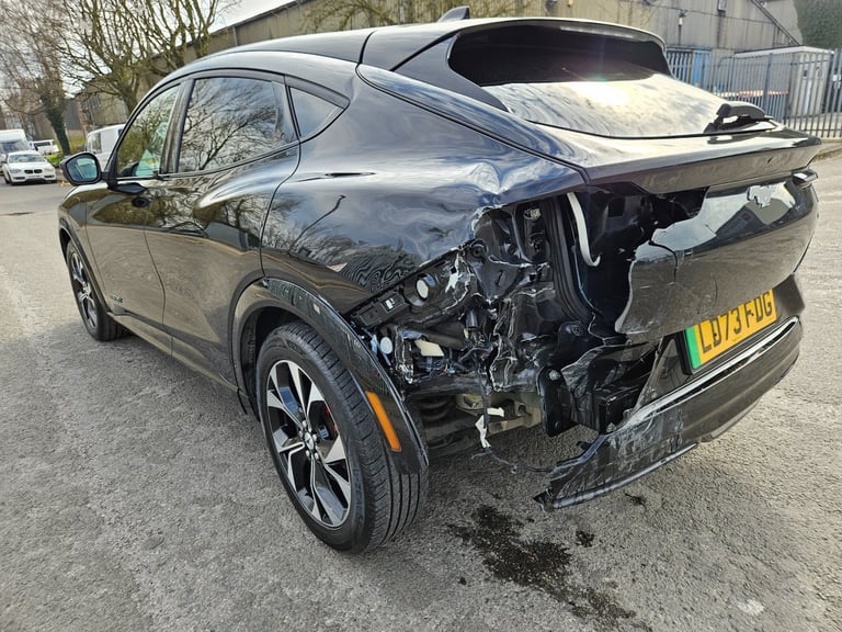 2023 73 Ford Mustang MACHE-E 216kW Extended Range 91kWh RWD Auto Damaged Salvage