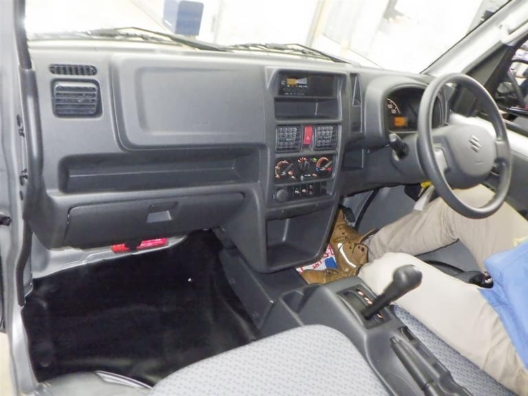 Suzuki carry mini pick up 660cc auto 4wd japanese import delivery miles 5km 2024